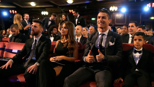 Cristiano Ronaldo Raih Gelar Pemain Terbaik FIFA 2017