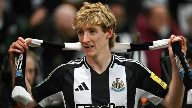 Foto: Penampilan Memukau Anthony Gordon saat Singkirkan Arsenal dari Carabao Cup 2024/2025, Sindir The Gunners untuk Tetap Rendah Hati