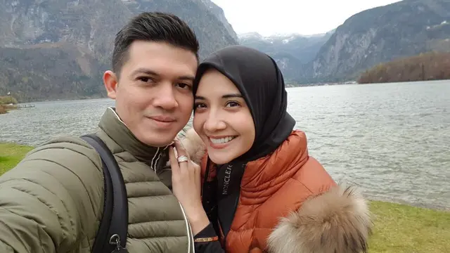 [Bintang] 8 Artis Indonesia yang Berhijab Setelah Menikah