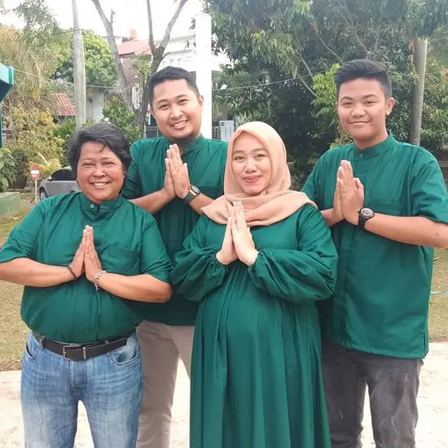 7 Potret Thalia Gracia Meicy Anak Angkat Suti Karno yang Sudah Berkeluarga