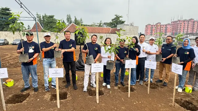 REI melakukan penanaman 1.000 pohon mangrove di kawasan Taman Hutan Raya (Tahura) Ngurah Rai, Selasa (21/5).