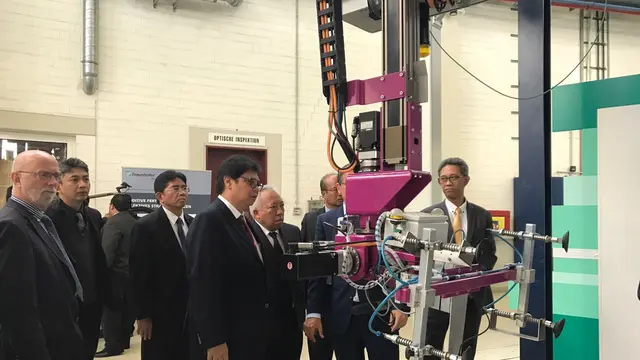 Menperin Airlangga Hartarto bertemu dengan Prof Dr Ing Holger Kohl dari Berlin University