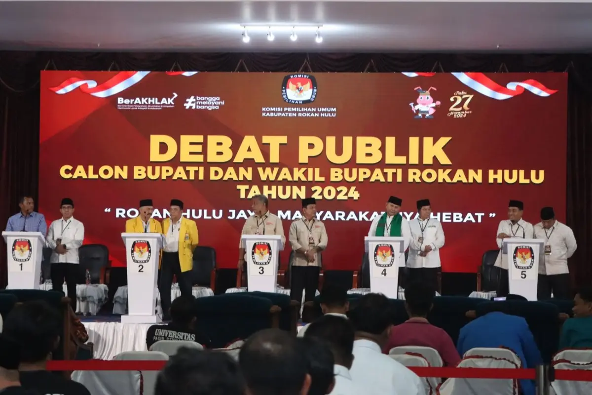 Debat calon bupati dan wakil bupati Rokan Hulu yang dikawal ratusan polisi.