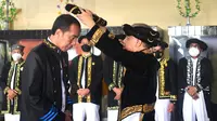 Presiden Joko Widodo atau Jokowi mengatakan gelar adat yang diterimanya dari Kesultanan Ternate dan Kesultanan Buton, menujukkan keberagaman Indonesia.