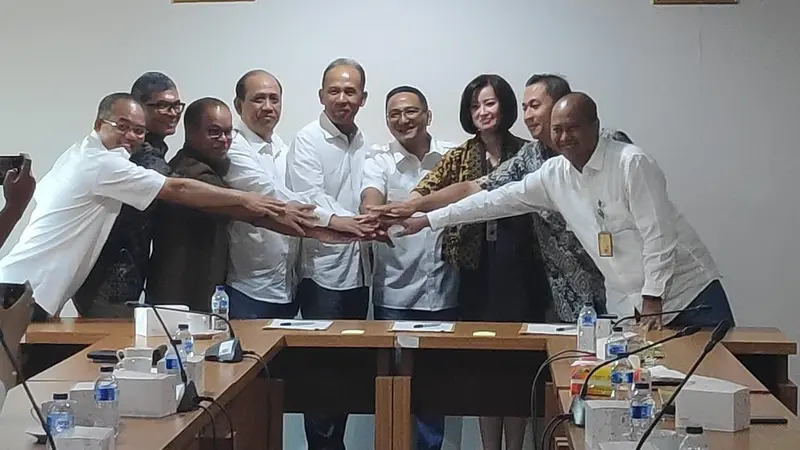 Penandatanganan kerjasama Pendanaan Non Cash Loan (SKBDN dan L/C) antara PT Industri Sandang Nusantara dengan PT Bank Mandiri Tbk dan PT Asuransi Jasa Indonesia. (Dok Kementerian BUMN)