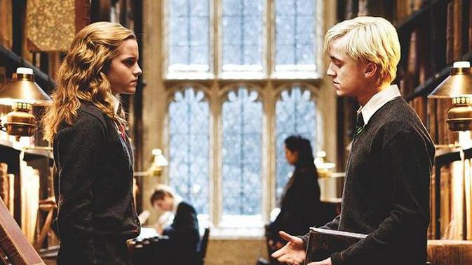 Fakta Di Balik Hubungan Emma Watson Dan Tom Felton Yang Dikabarkan Pacaran News Entertainment Fimela Com