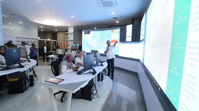 Kepala Pusat Data dan Informasi Kesejahteraan Sosial Kementerian Sosial, Agus Zainal Arifin saat jumpa pers di Kantor Kemensos Jakarta, Selasa (16/5/2023).