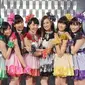 Momoiro Clover Z yang beranggotakan lima gadis muda imut dan atraktif, baru saja mengajak aktris Kitagawa Keiko untuk bergabung.