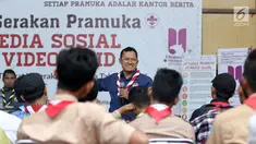Lukman Hakim Arifin dari Andalan Nasional Bidang Kominfo Kwarnas Gerakan Pramuka memberi materi Pelatihan Media Sosial dan Membuat Video Jilid 2, Jakarta, Sabtu (5/8). Pelatihan dalam rangka Raimuna Nasional XI Pramuka. (Liputan6.com/Helmi Fithriansyah) 