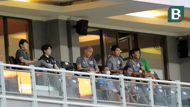 Shin Tae-yong Memantau Laga Vietnam Melawan Hongkong