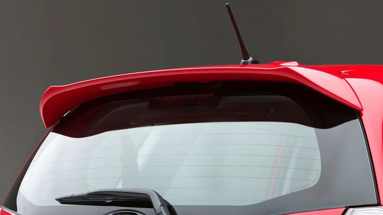 Apa Fungsi Spoiler Mobil?