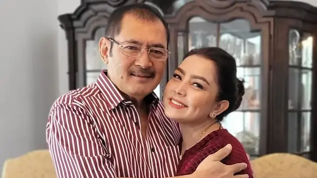 22 Tahun Menikah, Ini 7 Potret Mesra Mayangsari dan Bambang Trihatmodjo