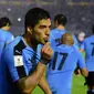 Bintang Uruguay, Luis Suarez mencetak satu gol saat timnya menang telak atas Paraguay 4-0 pada kualifikasi Piala Dunia 2018 Zona Conmebol di Montevideo (7/9/2016) WIB. (AFP/Pablo Porciuncula)