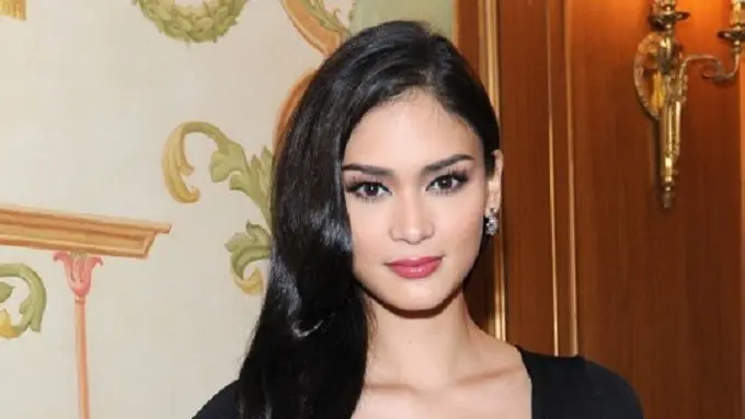 Miss Universe 2015, Pia Wurtzbach dituduh telah menyelundukpkan Kokain di Malaysia. (AFP/Bintang.com)