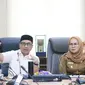 Bupati Bone Bolango (Bonebol) Hamim Pou saat memimpin rapat rencana pembentukan perda retribusi bagi investor batu hitam. Foto:Onal (Arfandi Ibrahim/Liputan6.com)