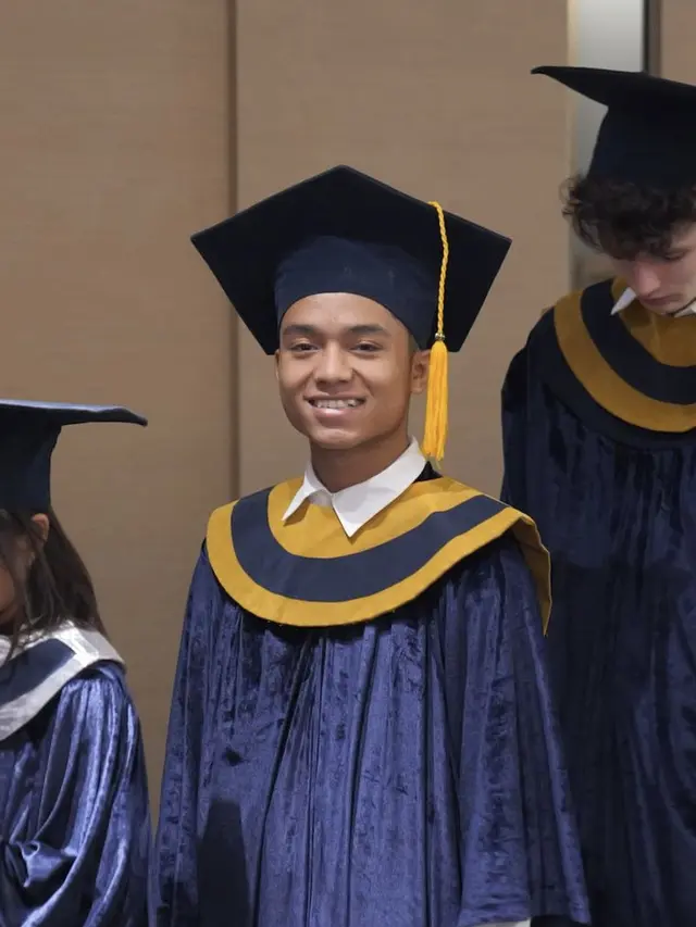 Betrand Peto wisuda. (Instagram.com/betrandpetoputraonsu)