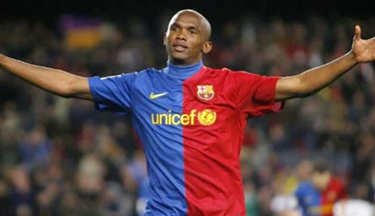 Reaksi striker Barcelona, Samuel Eto'o sesaat setelah mencetak gol dalam laga La Liga menghadapi Sporting Gijon di Nou Camp, Barcelona, 28 Februari 2009. AFP PHOTO/JOSEP LAGO