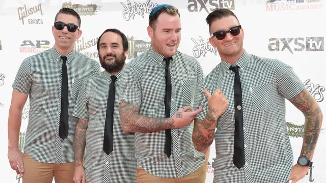 Cyrus Bolooki, Ian Grushka, Chad Gilbert, dan Jordan Pundik anggota New Found Glory hadiri Journeys AP Music Awards pada 2015. (Duane Prokop / GETTY IMAGES NORTH AMERICA / Getty Images via AFP)