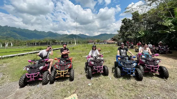 Ahmad Dhani beerlibur bersama keluarga (Instagram/ahmaddhaniofficial)