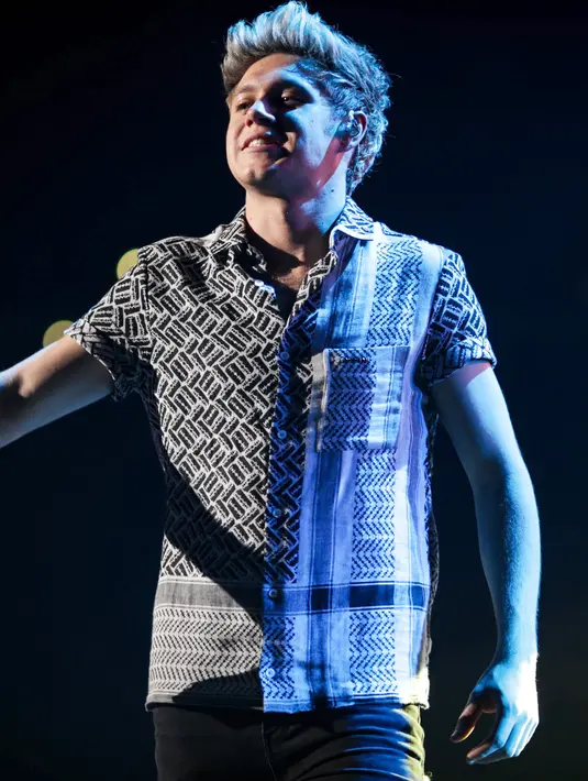 Niall merasa jika dirinya merasa terganggu akan perilaku fans nya yang mengambil gambarnya saat tertidur pulas di pesawat. Niall menganggapnya itu adalah hal yang sangat privasi dan tak pantas jika di umbar. (AFP/Bintang.com)