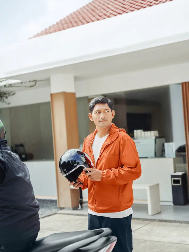 Padu Padan Outfit ala Shenina Cinnamon hingga Bryan Domani yang Bisa Melindungi Kulit dari Sinar UV