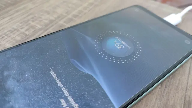 OPPO Reno7 Z 5G (Liputan6.com/Giovani Dio Prasasti)