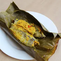 Ilustrasi pepes ikan bumbu kunyit/copyright shutterstock.com/Yessi Frenda