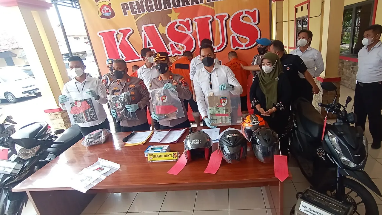 Polres Serang Kota Tembak Lima Pelaku Pecah Kaca. (Senin, 13/09/2021). (Liputan6.com/Yandhi Deslatama).