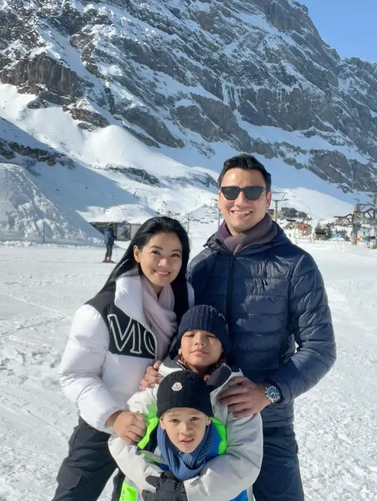 <p>Pasangan yang selalu tampil mesra dan harmonis ini memutuskan brithday trip setelah sebelumnya sibuk dengan kegiatan masing-masing. Ya, tepat tanggal 25 Februari Christian Sugiono genap berusia 41 tahun. [Instagram/titi_kamall]</p>