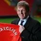 Kenny Dalglish saat ditunjuk menjadi manajer Liverpool pada 2011. (AFP/Paul Ellis)