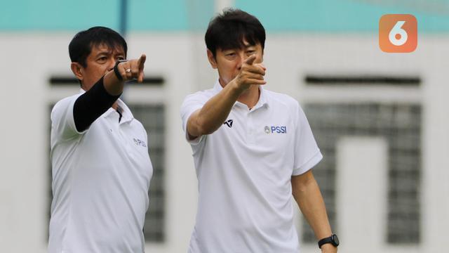Manajer pelatih Timnas Indonesia, Shin Tae-yong dan Indra Sjafri