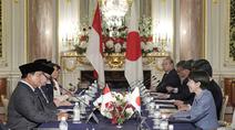 Presiden Republik Indonesia, Prabowo Subianto (kiri) dan Perdana Menteri Jepang Sanae Takaichi, saat mengadakan pertemuan di Istana Akasaka, Tokyo pada Selasa 31 Maret 2026. Presiden Republik Indonesia, Prabowo Subianto, mengadakan pertemuan bilateral dengan Perdana Menteri Jepang, Sanae Takaichi. (STR/JAPAN POOL/JIJI PRESS/AFP)