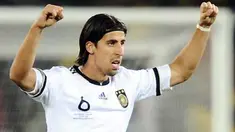 Ekspresi kegembiraan gelandang Jerman Sami Khedira seusai kemenangan timnya 4-1 atas Inggris di babak 16 besar PD 2010 do Free State Stadium, Bloemfontein, 27 Juni 2010. AFP PHOTO / JEWEL SAMAD 