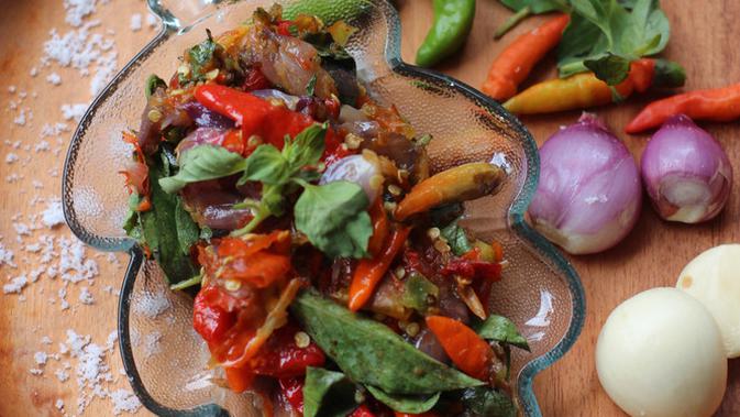  Resep  Praktis Sambal Kemangi Segar Lifestyle Fimela  com