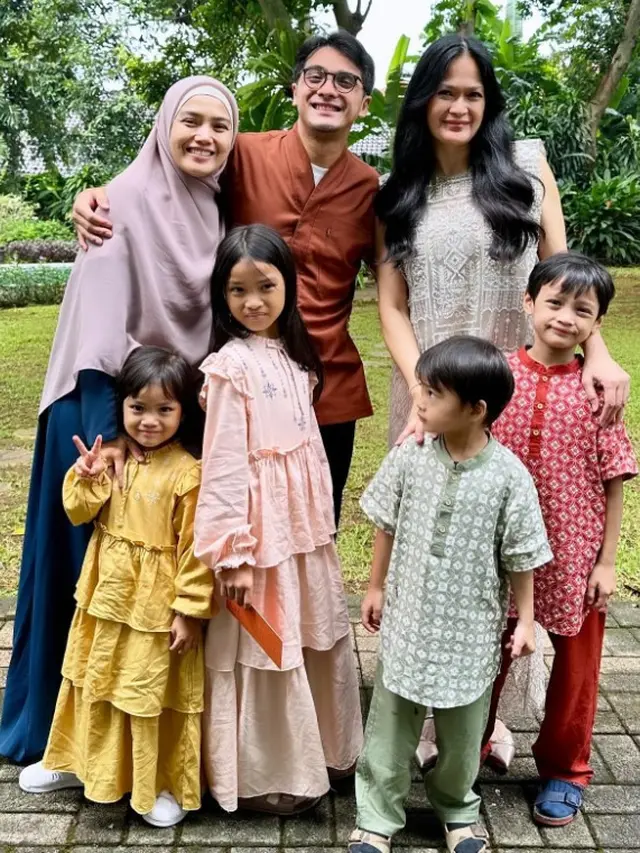 Ricky Harun  dan keluarga (Instagram/rickyharun)