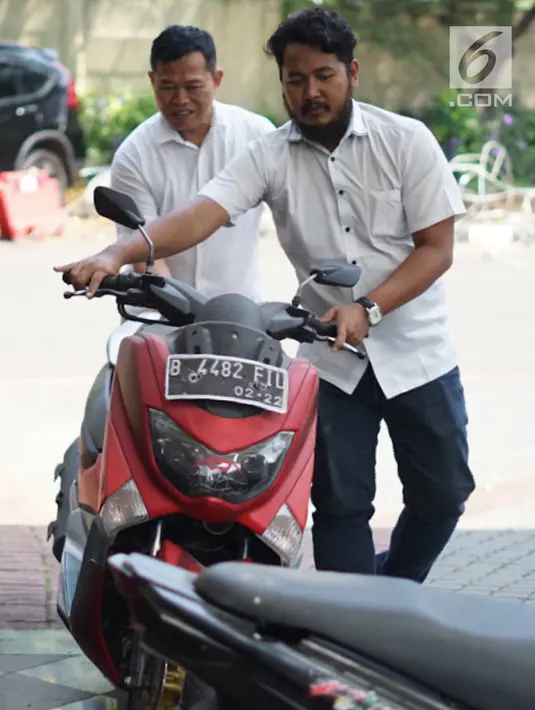 Barang bukti sepeda motor dalam kasus pencurian dengan pemberatan dihadirkan saat rilis di Polda Metro Jaya, Jakarta, Selasa (23/7/2019). Polisi menyita barang bukti kendaraan roda dua dan senjata airsoft gun. (Liputan6.com/Immanuel Antonius)