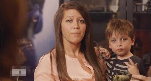 Maresa Earl, Ibu Yang Meminta Kereta Dorong Mobil Batman | Foto: copyright Elitedaily.com