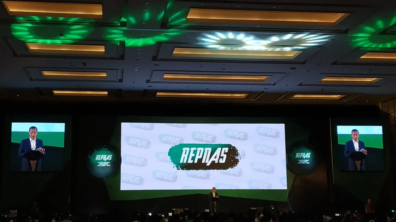 Calon Presiden nomor urut 01 Jokowi menghadiri acara deklarasi dukungan dari Relawan Pengusaha Muda Nasional (Repnas) di kawasan Senayan, Jakarta, pada Sabtu (3/11/2018). (Liputan6.com/Hanz Salim