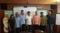 Pengurus Besar Persatuan Renang Seluruh Indonesia (PB PRSI) secara resmi memperkenalkan Zoran Kontic sebagai pelatih tim nasional polo air putri Indonesia. (Bola.com/Zulfirdaus Harahap)