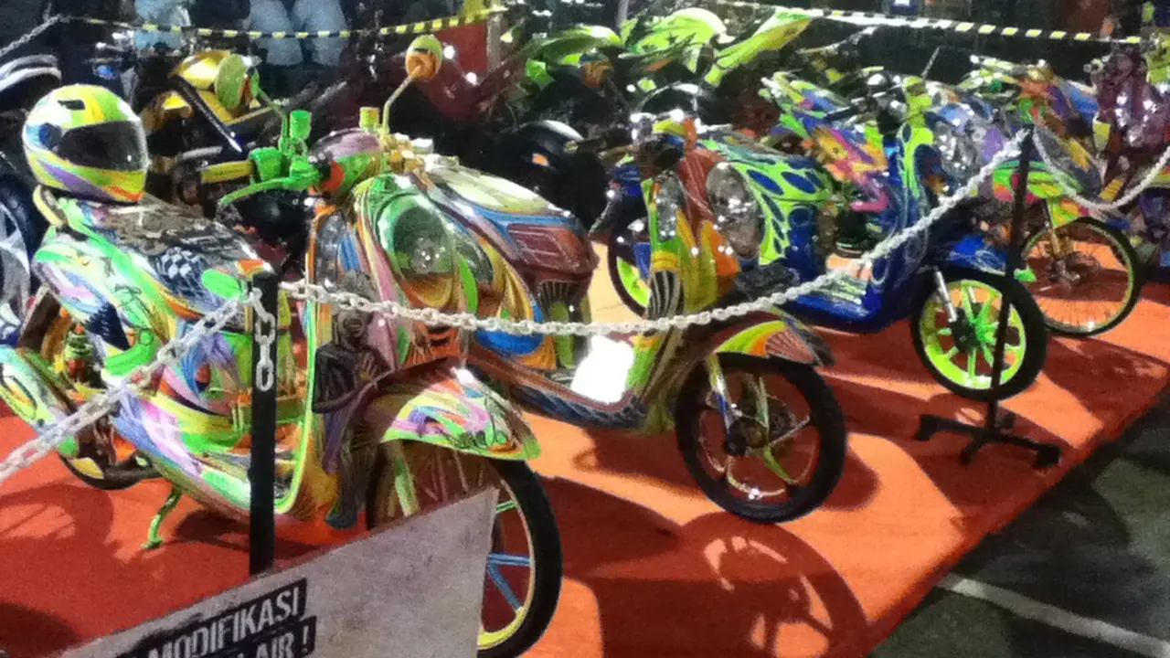 Beragam Modifikasi Skutik Nyentrik di Honda Modif Contest 2015