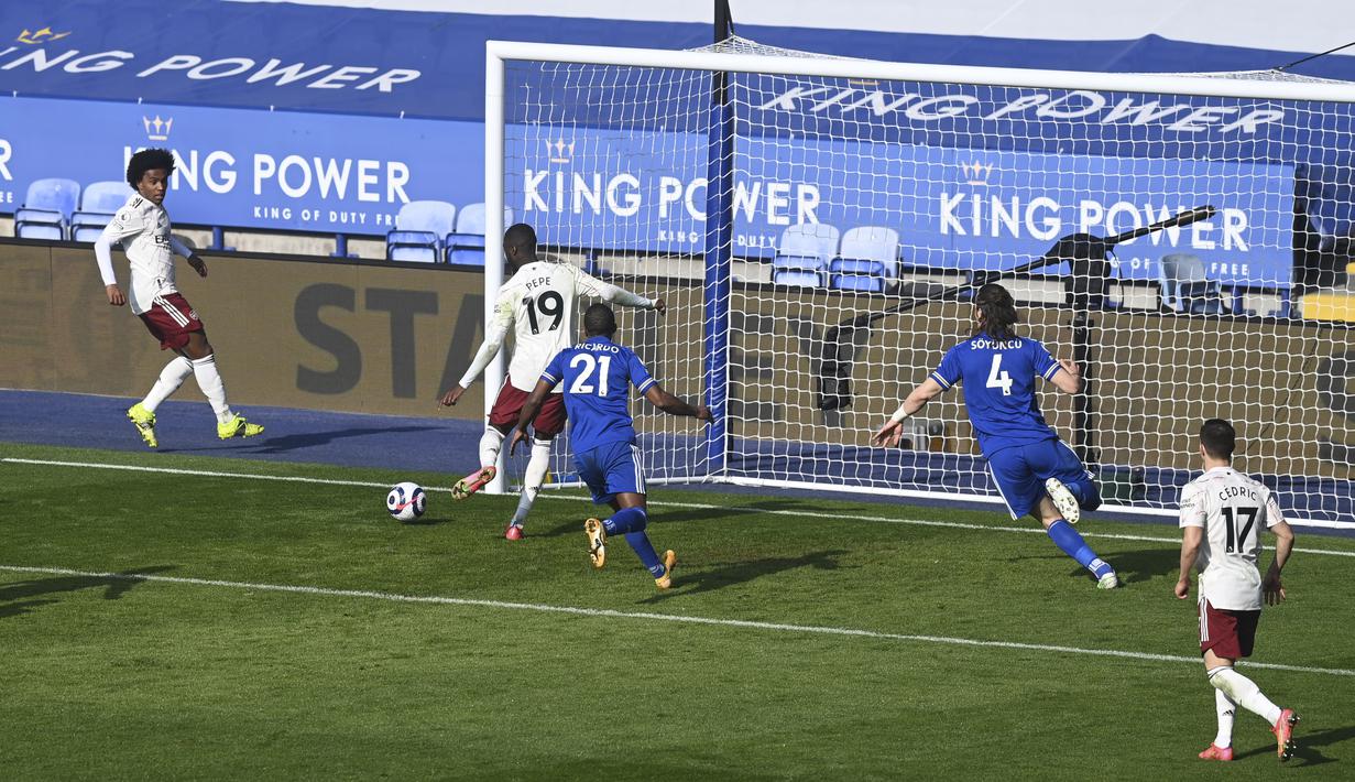 Pada menit ke-52, Arsenal menambah gol melalui Nicolas Pepe yang melepaskan tembakan kaki kiri dari jarak dekat. (Foto: AP/Pool/Michael Regan)