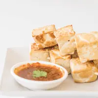 Cara Mudah Membuat Tahu Krispi Sambal Bawang yang Menggugah Selera./copyright. freepik/