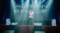 Potret Adrian Khalif Manggung di Ajang The Beauty of Giving, Lantun Lagu Menawan Hingga Sialan