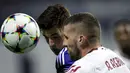 <p>Gelandang Dinamo Zagreb Martin Baturina (kiri) berebut bola dengan pemain depan AC Milan Ante Rebic pada pekan ke-5 Grup E Liga Champions 2022/2023 di Stadion Maksimir, Rabu (26/10/2022) dini hari WIB. Meski menang, nasib Milan masih harus ditentukan di laga pamungkas karena hanya unggul satu poin dari RB Salzburg. (Damir SENCAR / AFP)</p>