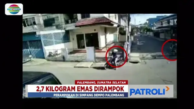 Emas seberat 2,7 kilogram dirampas perampok saat pasutri pemilik toko emas di Palembang, Sumatera Selatan, naik becak motor menuju toko.