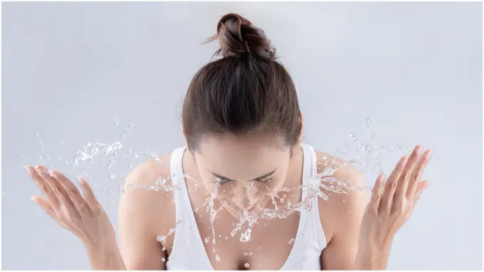 4 Lifehack Atasi Komedo di Kulit Wajah Buat Si Super Sibuk