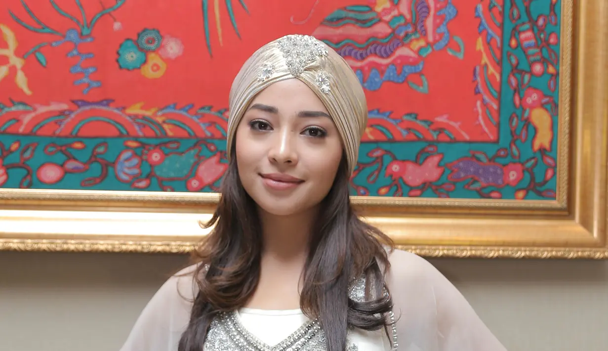 Nikita yang menyukai travelling menyempatkan untuk menyingai kedua lokasi tersebut karena belum  pernah dikunjunginya. Disamping, untuk menghilangkan kejenuhan usai menjalani syuting. (Andy Masela/Bintang.com)