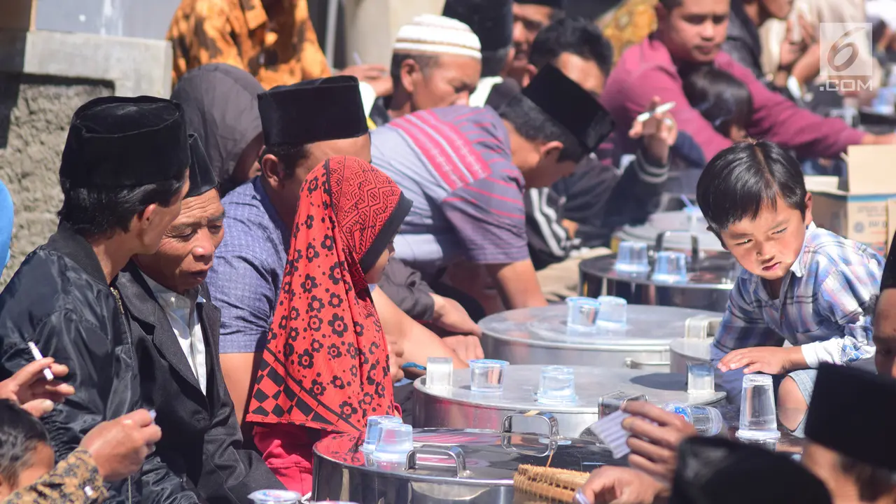 Sambut Ramadan, Warga Boyolali Gelar Sadranan Selo Merapi