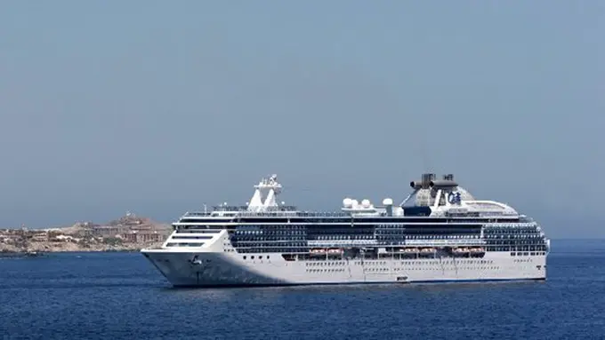 Kapal Pesiar/copyright: dwidaya tour