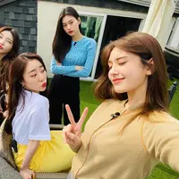 Somi kembali bertemu Chungha dan rekannya di I.O.I.